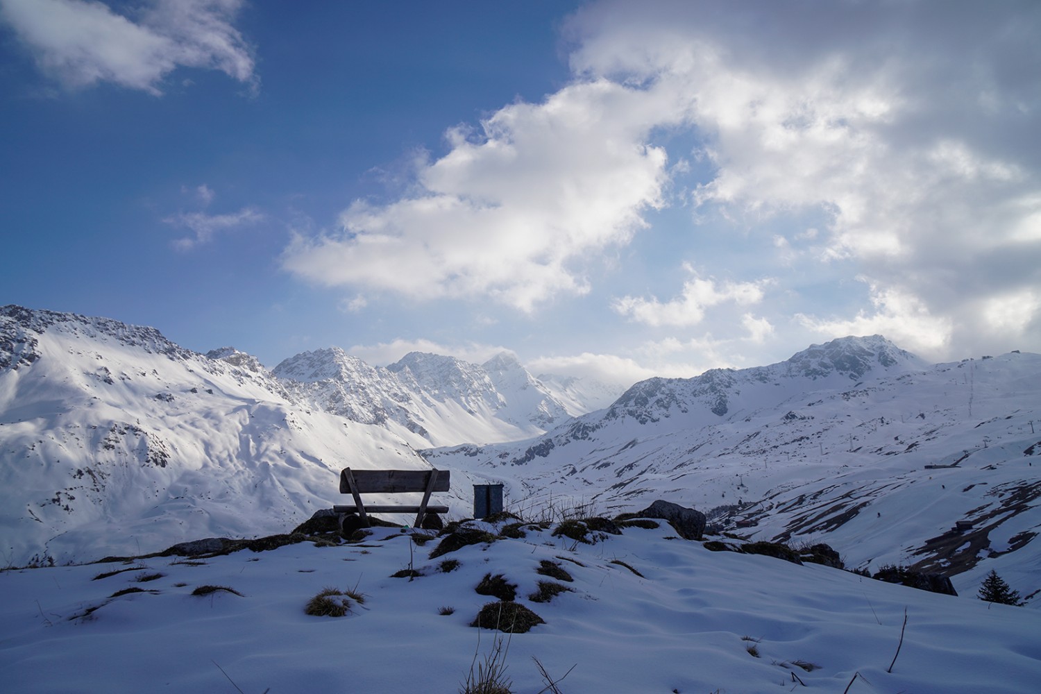 Die Wanderung aufs Hörnli ist manchmal steil, bietet aber auch immer wieder Ruheorte.