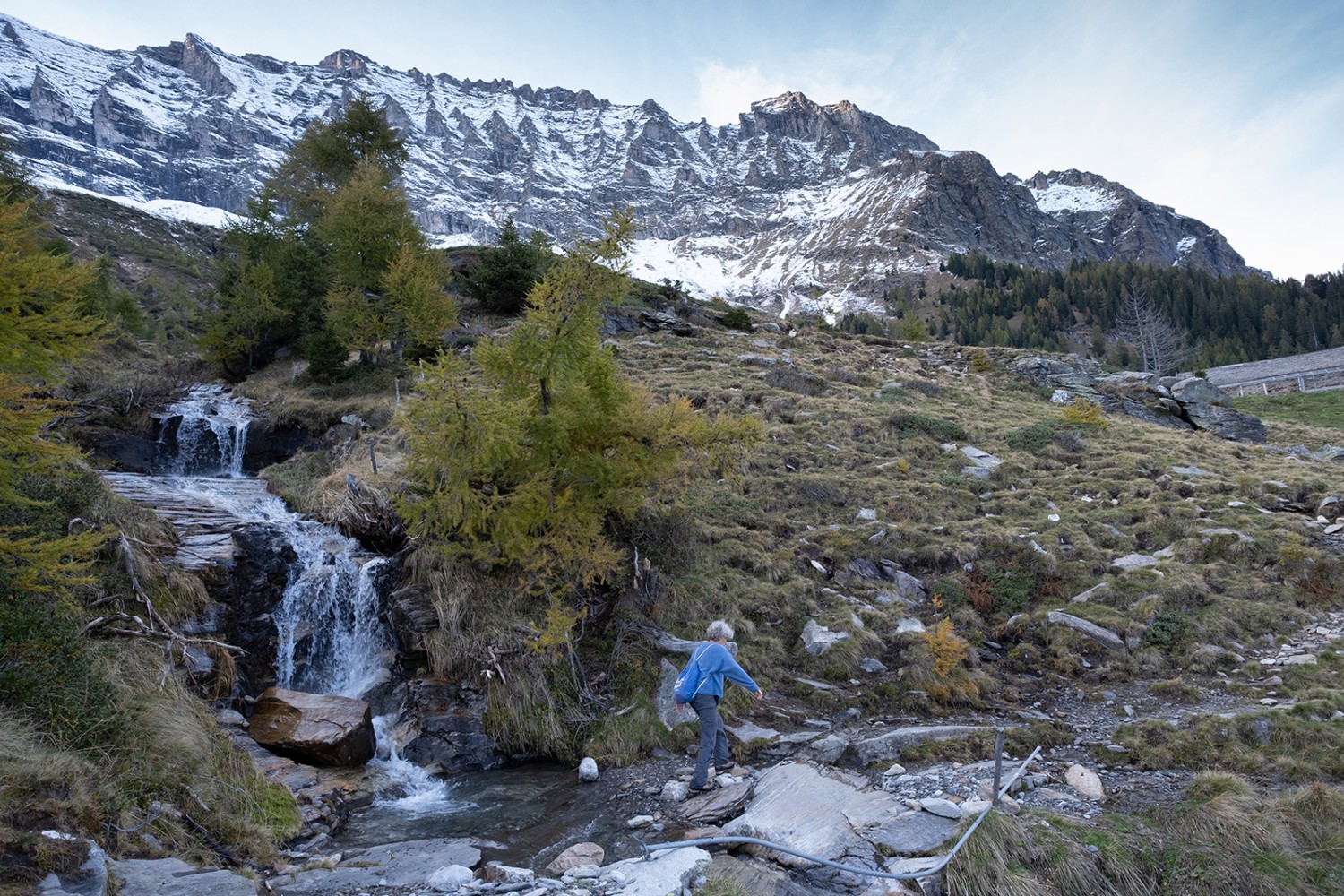 A l’automne, le Piz Remolasch cache rapidement le soleil.