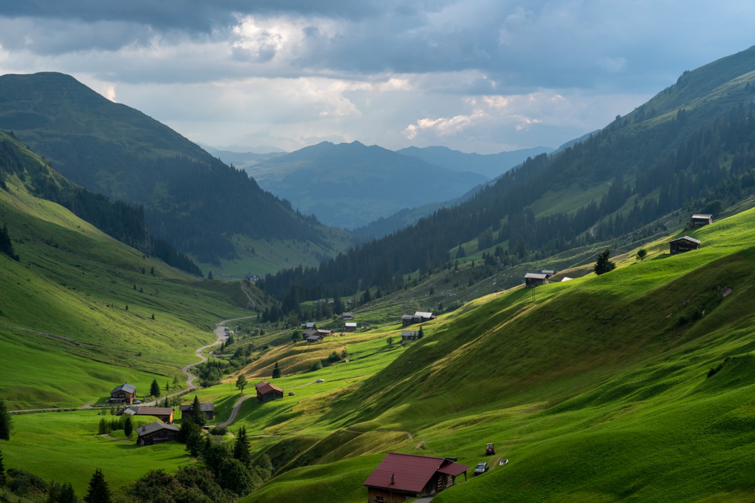 A Partnun, vue sur la vallée en direction de St. Antönien.