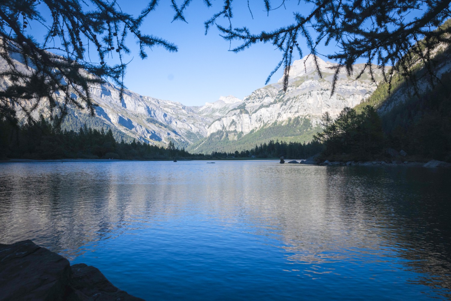 Le lac de Derborence, lieu de légendes. Photo: Alex J. Wissmann