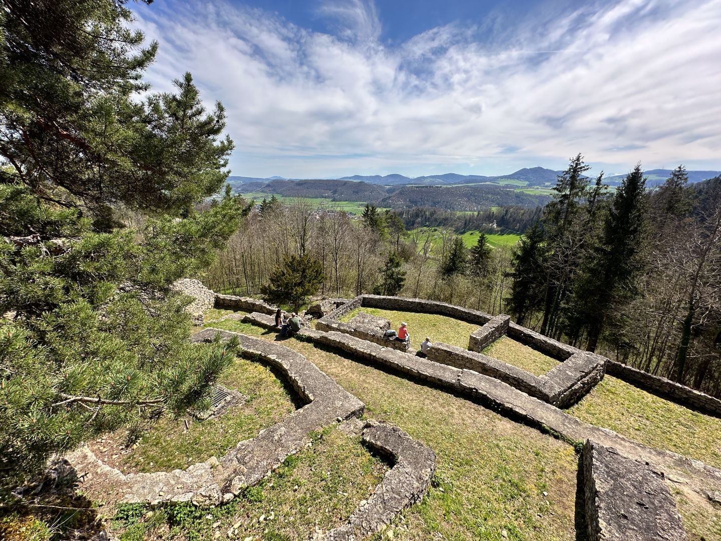 Les ruines du château fort d’Alt Tierstein sont parfaites pour une pause pique-nique.