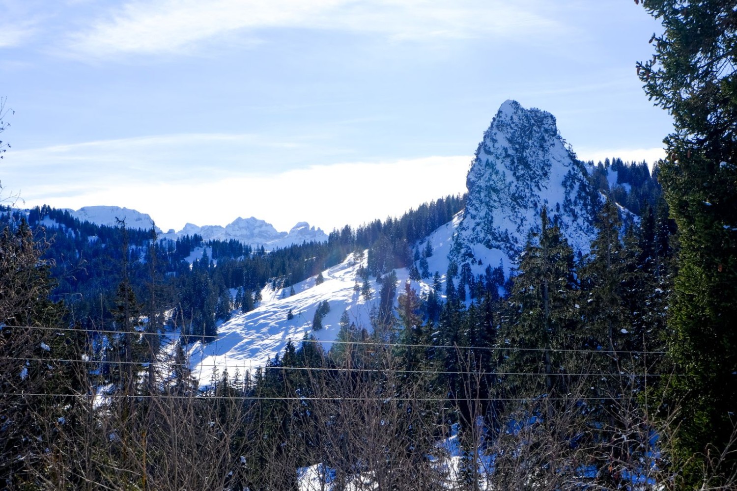 Le Gross Schije, ce gros rocher, se dresse, fascinant, sur le chemin vers l’Ibergeregg.