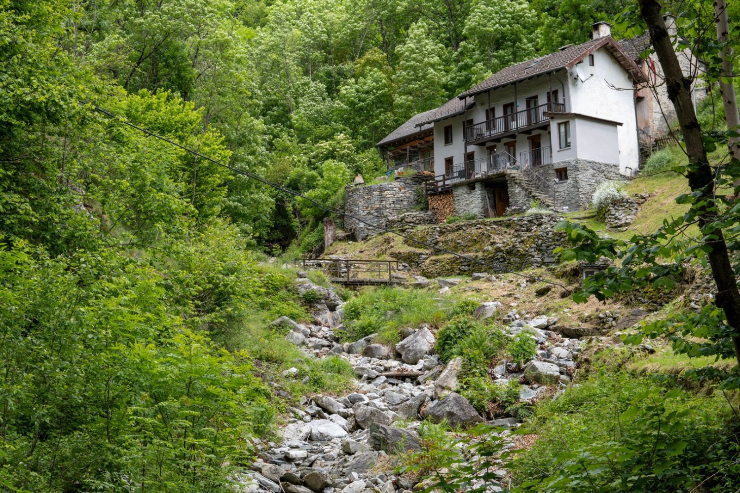 La randonnée débute à Gresso, un petit village tessinois reculé.