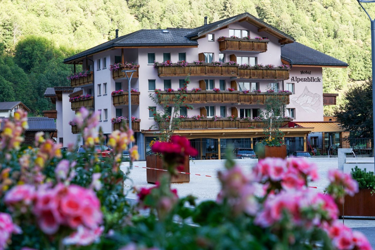 Im Alpenblick in Fieschertal kann eingekehrt werden.