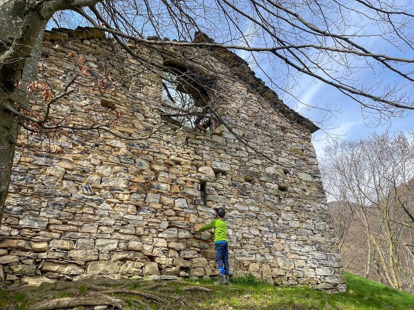 Den Frühling besuchen am Monte Generoso