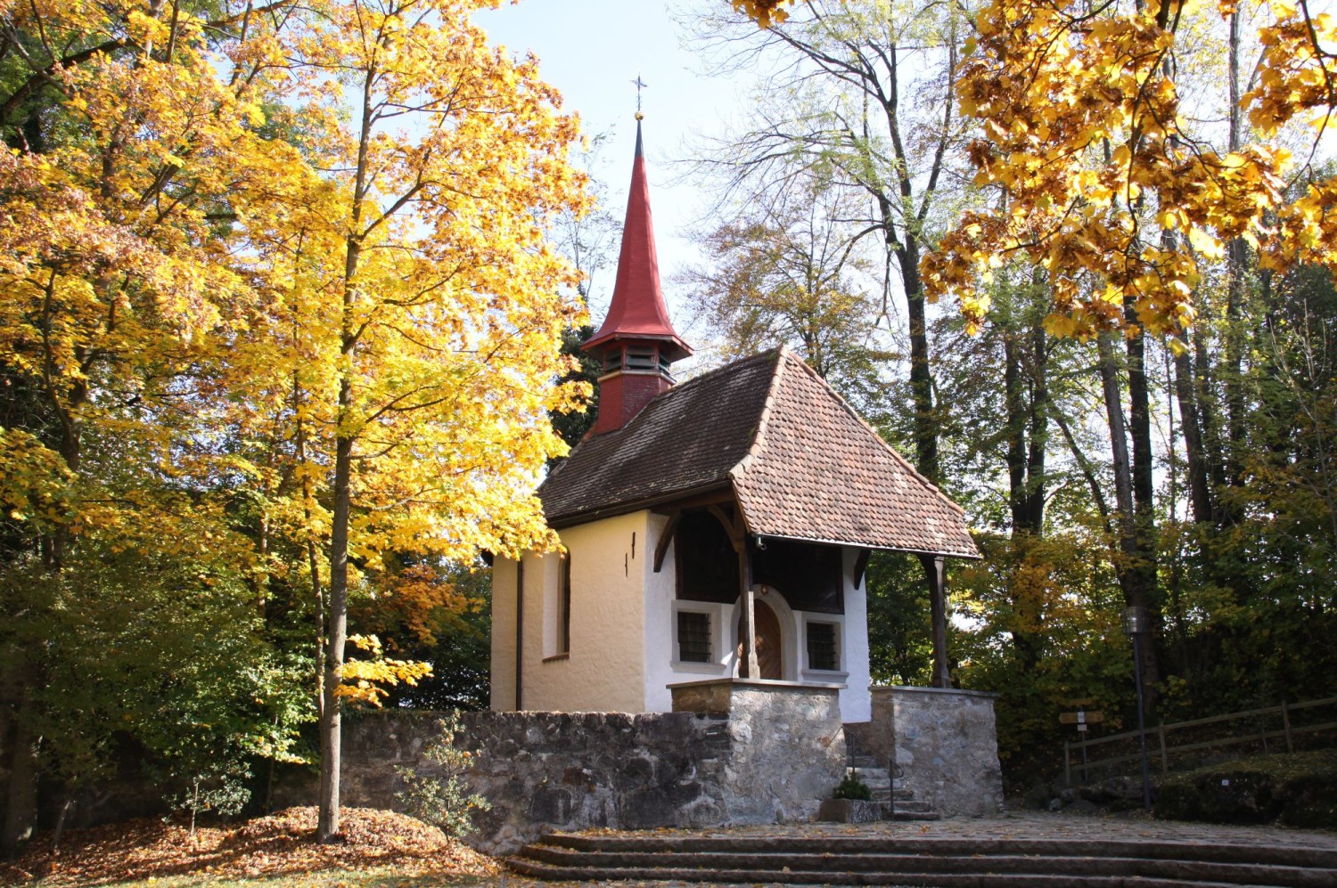 Die Kapelle im Oktober